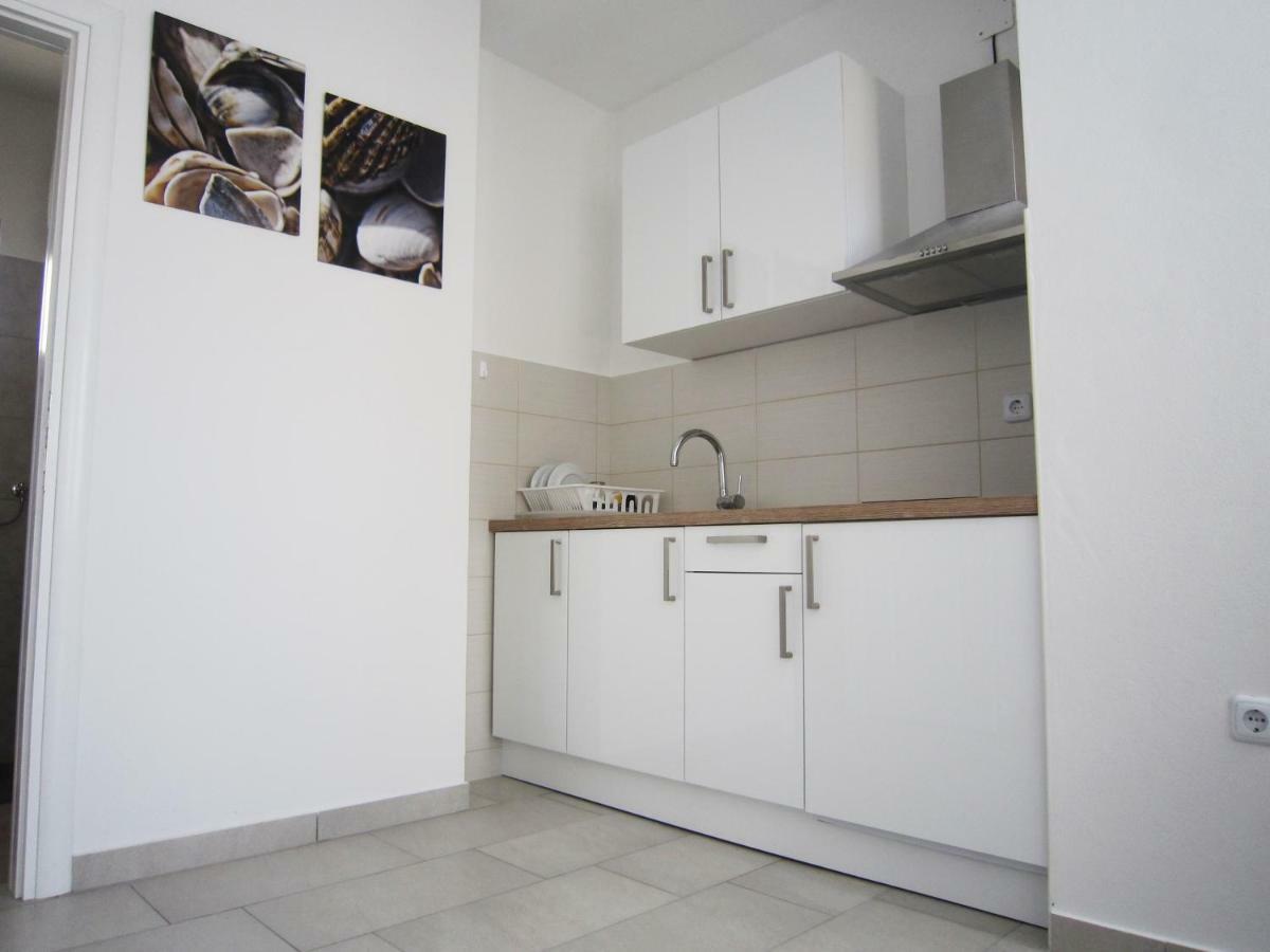 M&B Guest House Srima Exterior foto